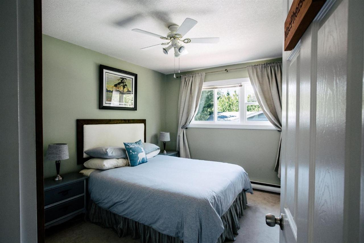 Alpenrose Revelstoke Bed & Breakfast Exterior foto