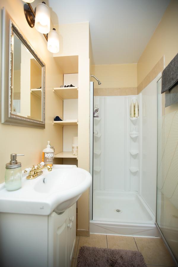 Alpenrose Revelstoke Bed & Breakfast Habitación foto